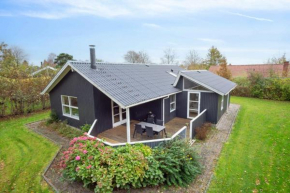 Lovely Holiday Home In Pøt Strandby